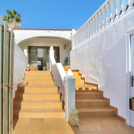 Amarilla Golf Villa *